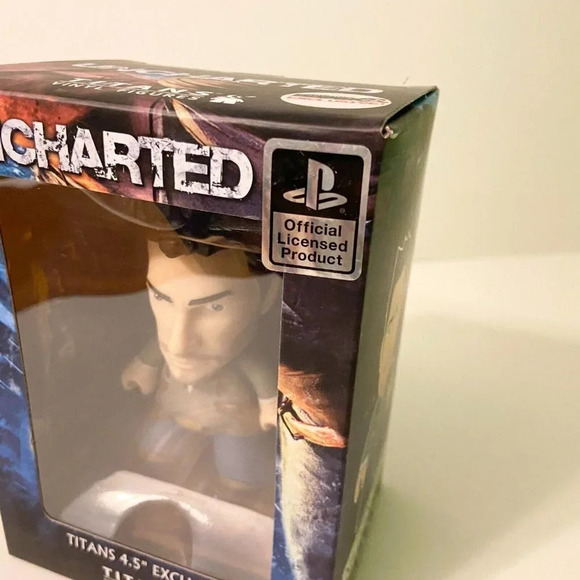 2015 Uncharted  Nathan Drake Titans 4.5 Inch Exclusive Vinyl Figure - Picture 4 of 10